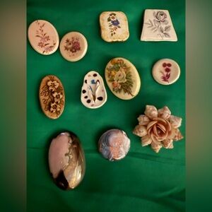 Vintage Floral Ceramic Brooch Set